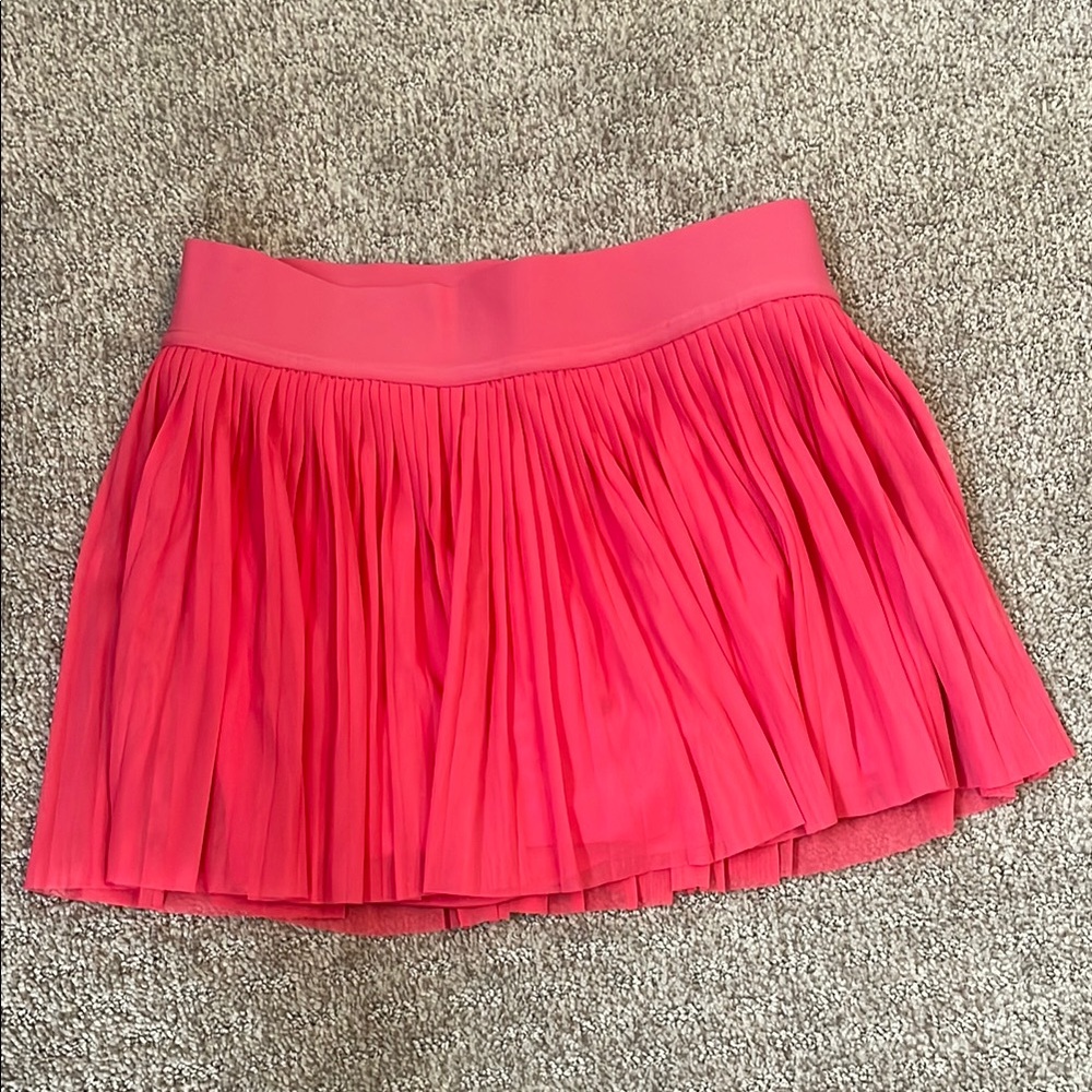 Lululemon “Like New” Mesh Pleats Mid-Rise Mini Tennis Skirt
